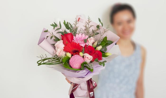 What It Means To Receive Flowers – From A Girl'S Perspective