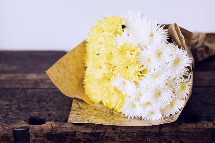 The Secret to Wrapping a Basic Bouquet so It Looks Beyond Lovely