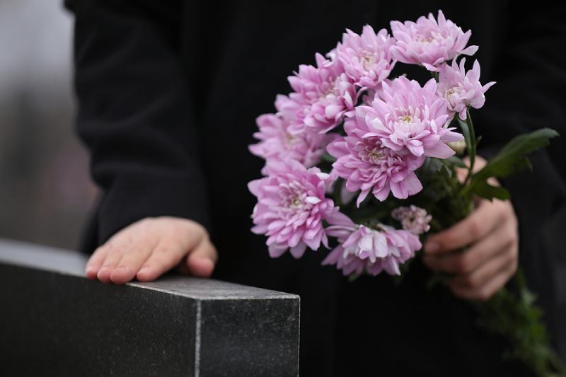 5 Ways To Show Genuine Support For The Grieving Family