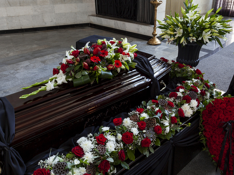 Funeral Flowers 101: Why Are Flowers Present In Funerals?