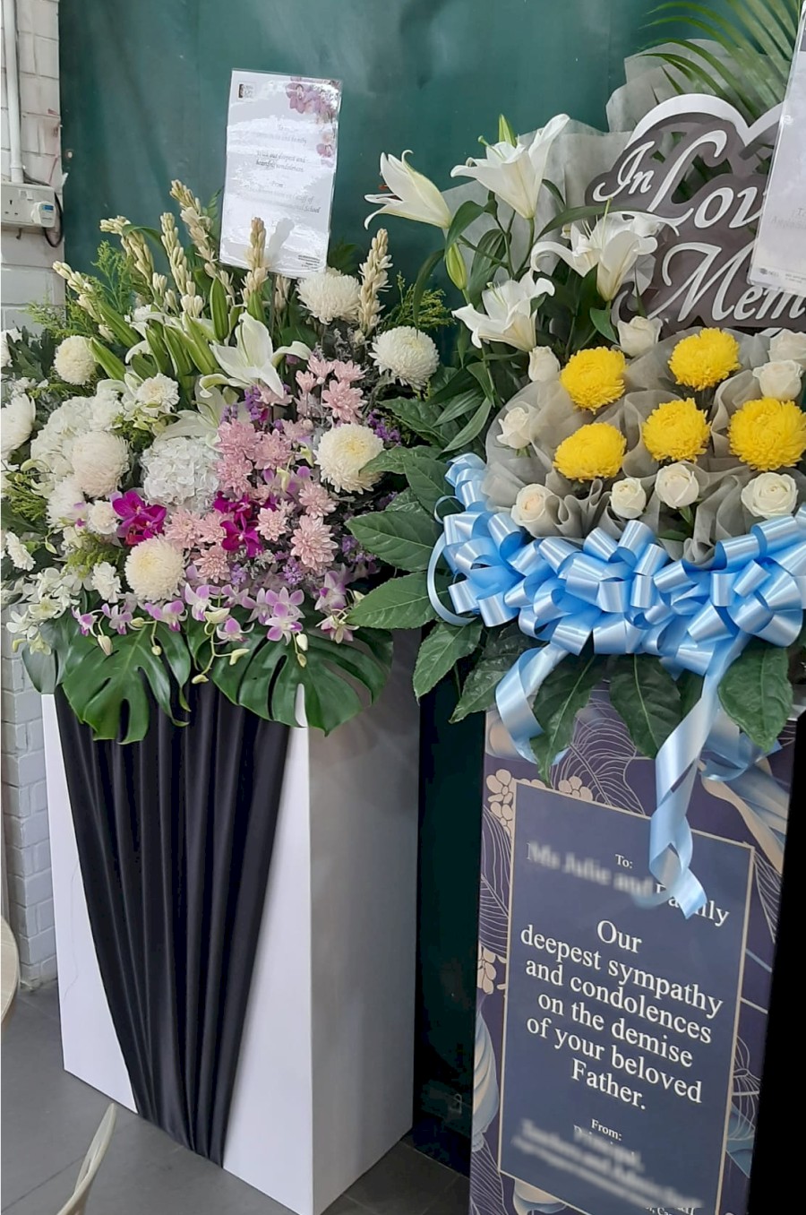 flowers for condolence in Singapore