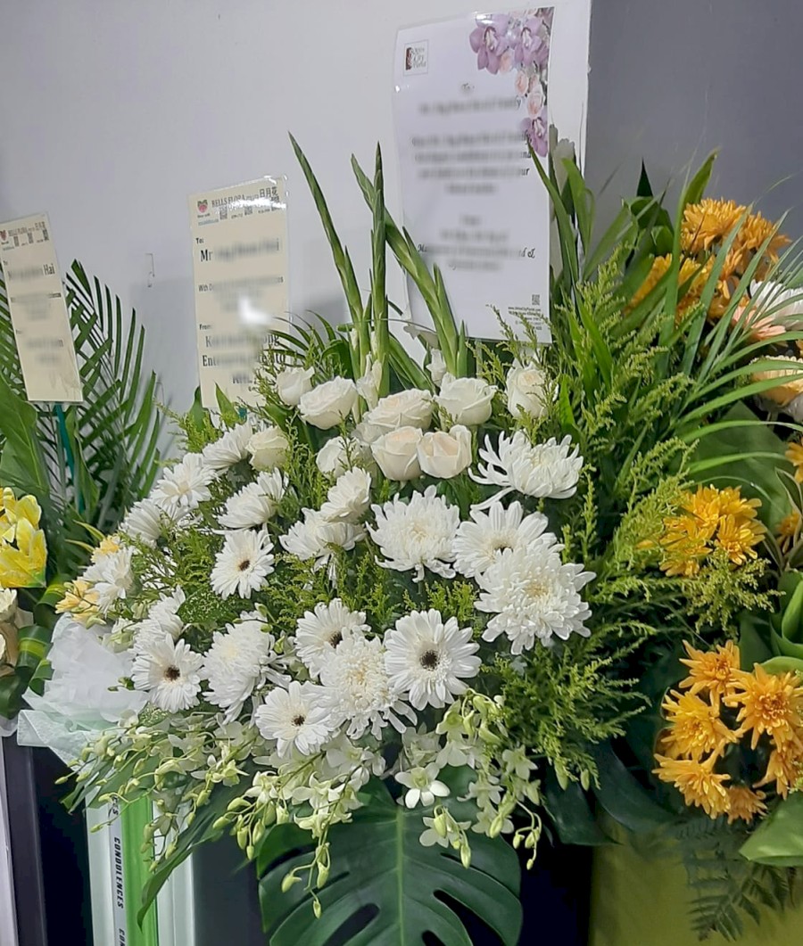 Why Sending Condolence Flowers in Singapore is a TimeHonoured Tradition