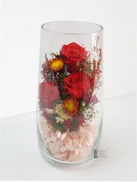 Cameo - Preserved and Dried Flowers in Glass Vase.. Cameo - Preserved and Dried Flowers in Glass Vase..