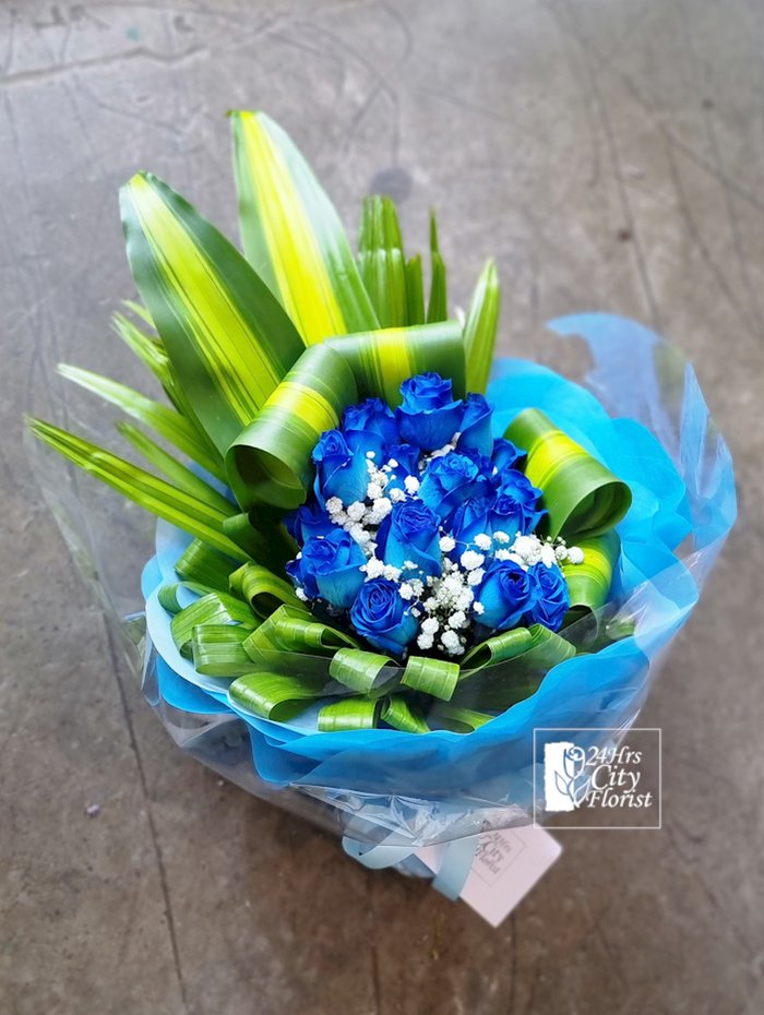 Ocean Blue Rose Bouq..
