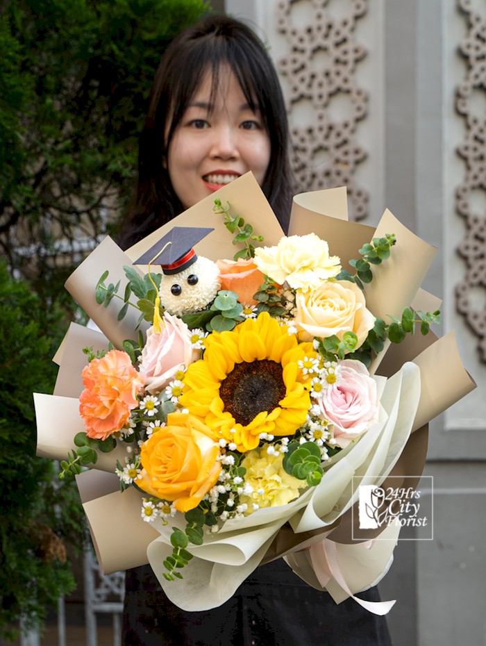 Cap and Petals Bouquet - Graduation Flower Bouquet