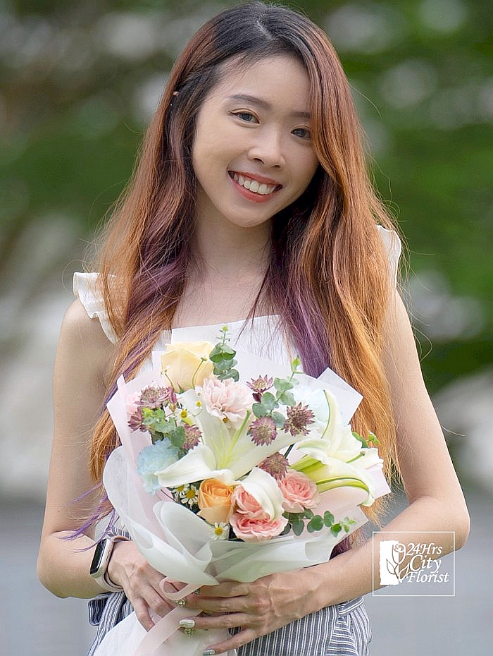Lady Love: A Mix Flower Bouquet of Lily Flower - 24Hrs City Florist