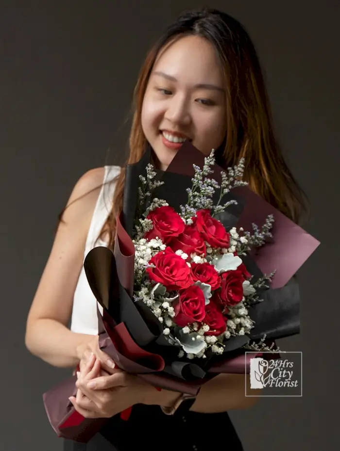 Gorgeous Red Rose Bo..