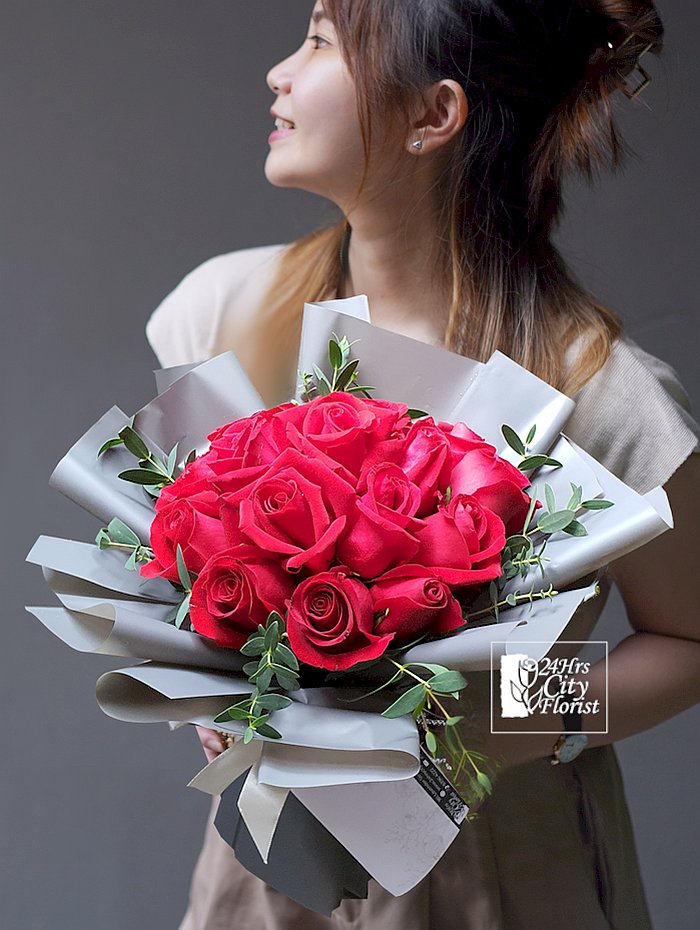 Valentine Red Rose Bouquet