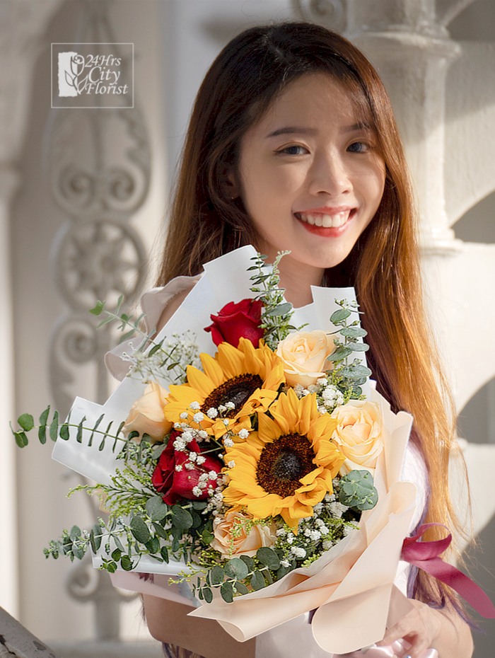 Graduation Bouquet and Graduation Flowers Singapore - 24Hrs City Florist