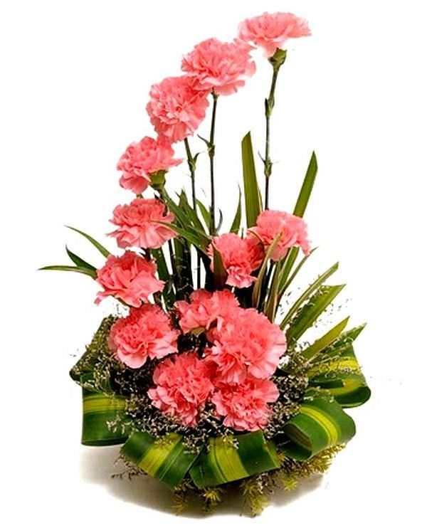carnation table arrangement