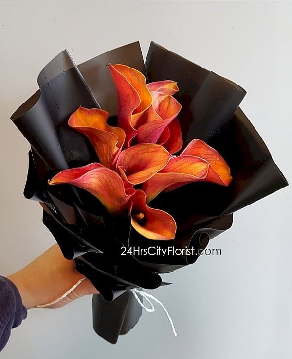 Calla Magnificent: Orange Magenta Calla Lily Bouquet - 24Hrs City Florist