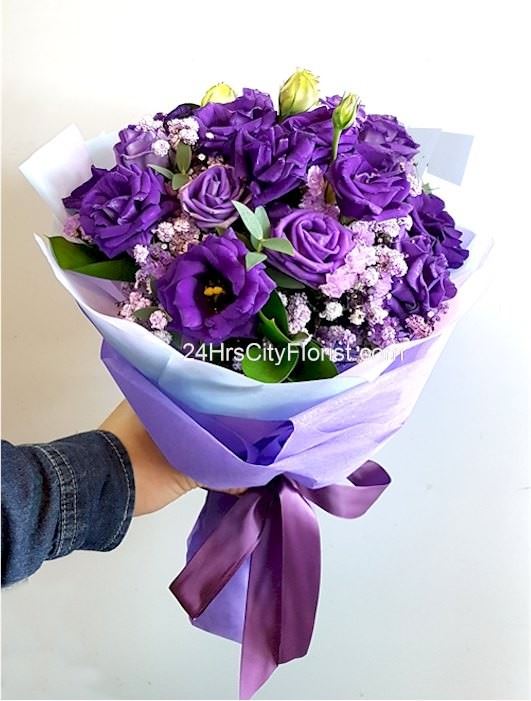 purple eustoma bouquet